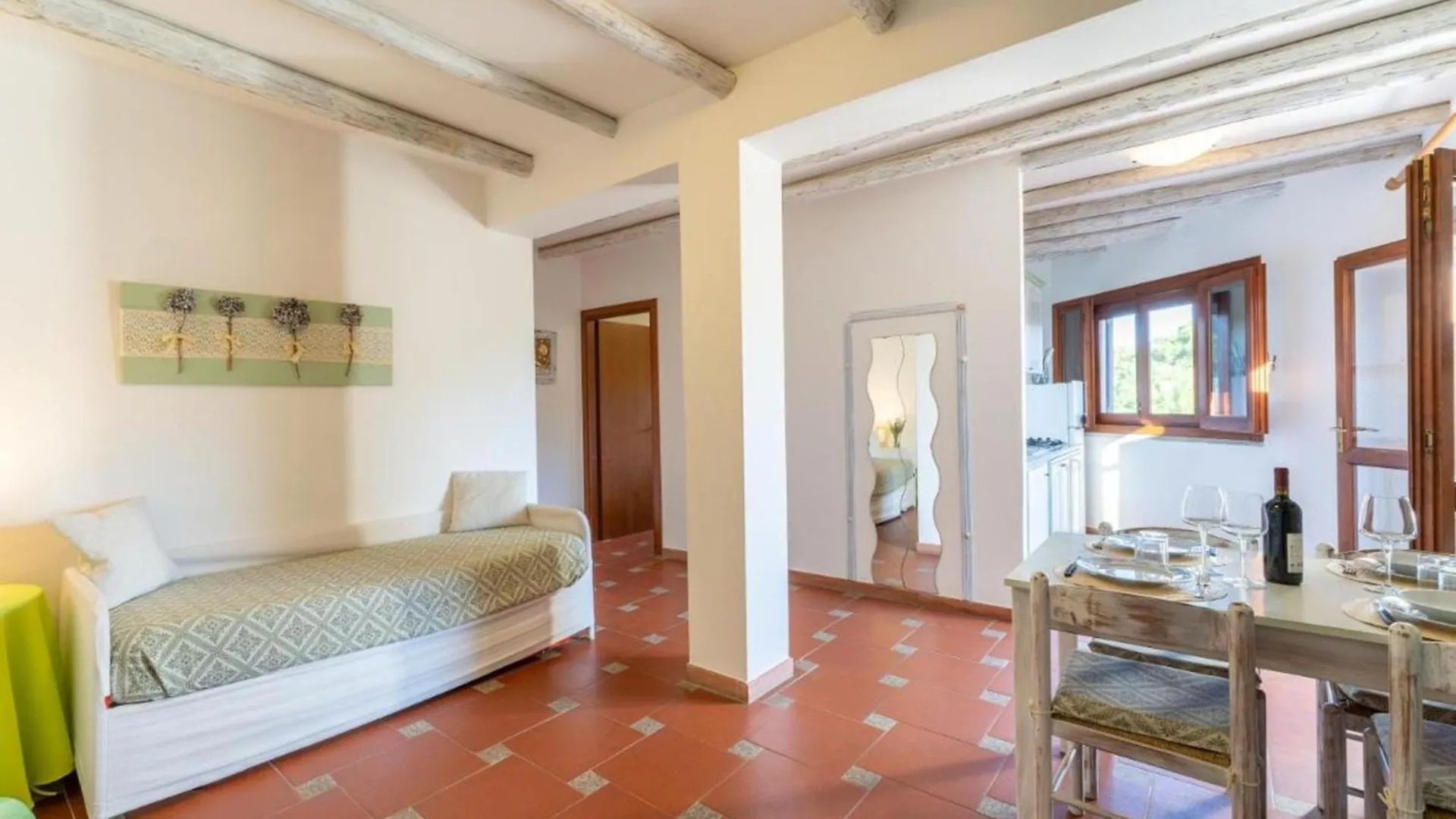 Chic Villa Antonina One Bedroom Unit 6 Sleeps 4 Marinella  0*, Marinella (Sardinia)