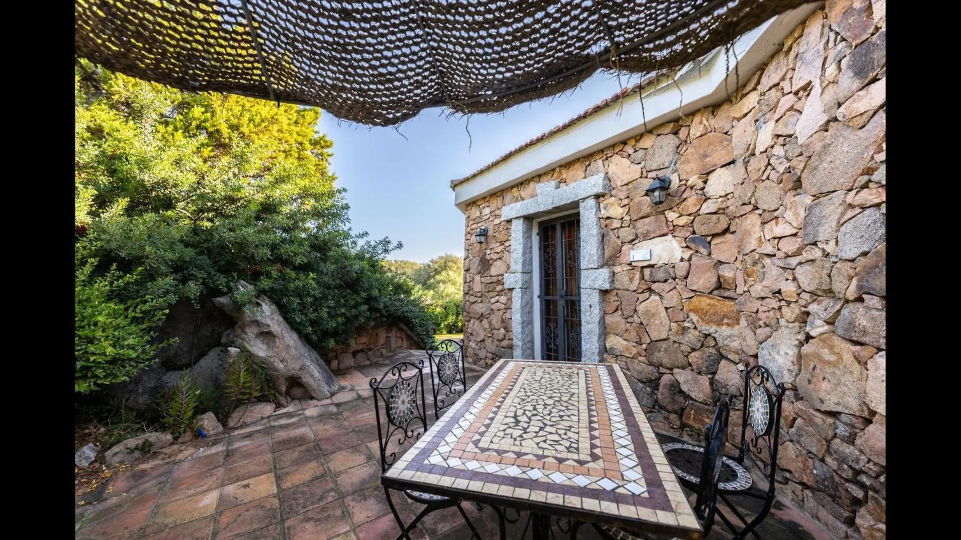 Chic Villa Antonina One Bedroom Unit 6 Sleeps 4 Marinella  Italy